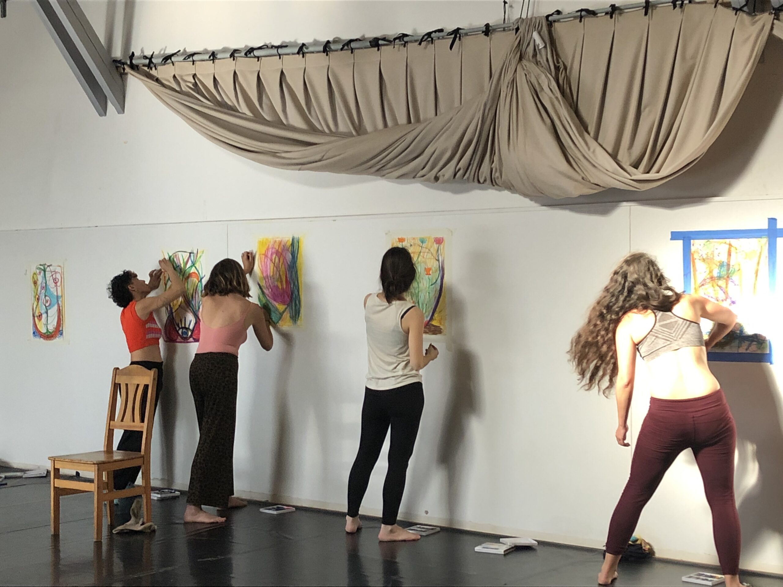 Ateliers TyLeben avec éléments du Life Art process danse écriture dessins à Lannion